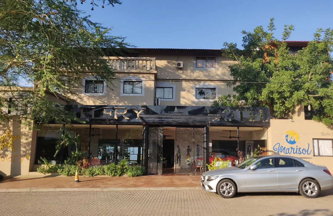 Catembe Gallery Hotel-1